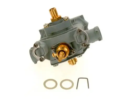 Bosch Wasserarmatur aus Kunststoff mit mehreren Anschlüssen und Zubehörteilen darunter. Sie zeigt eine zentrale Bauform für den Einsatz in der Wasserleitung.